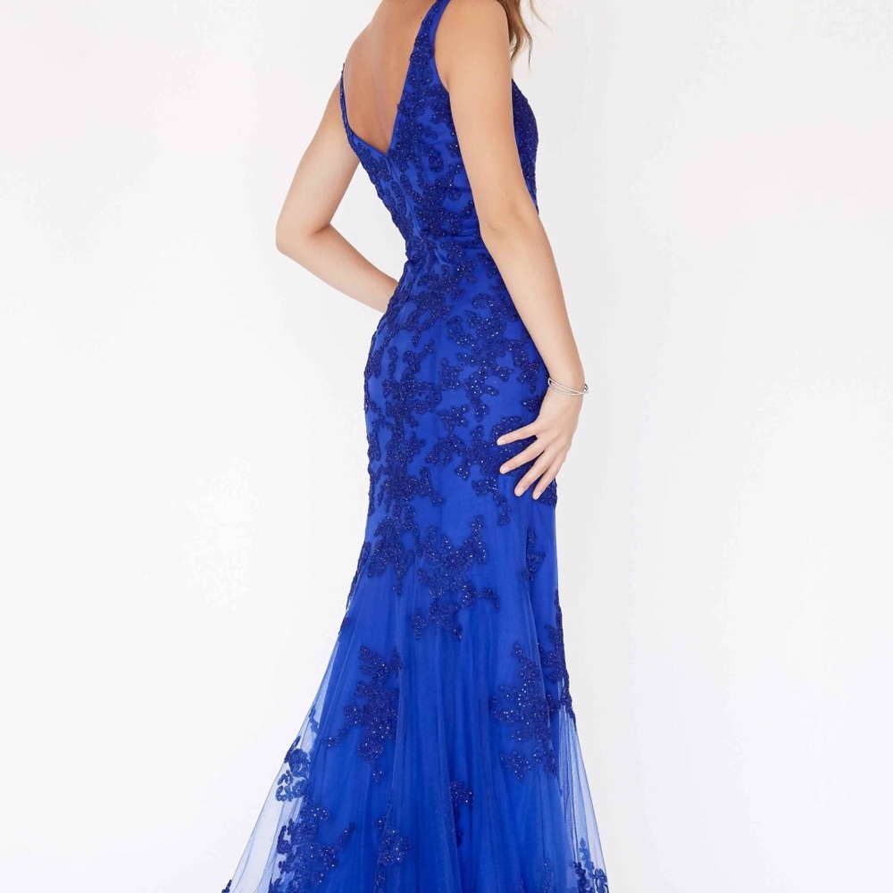 Beaded v-neck Sheath Dress